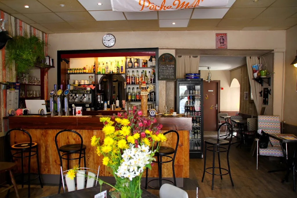 Le Bar du Commerce restaurant in Saint-Paulien