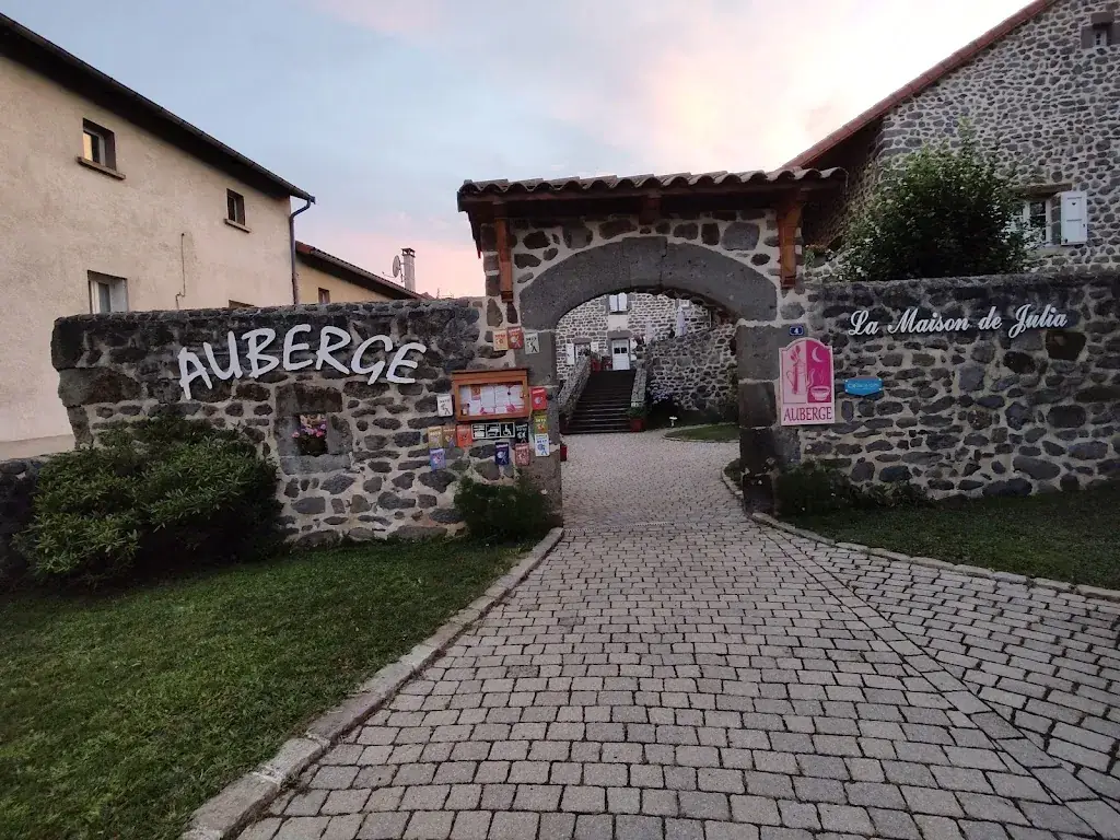 Auberge La Maison Julia_Blanzac_slider_image_3