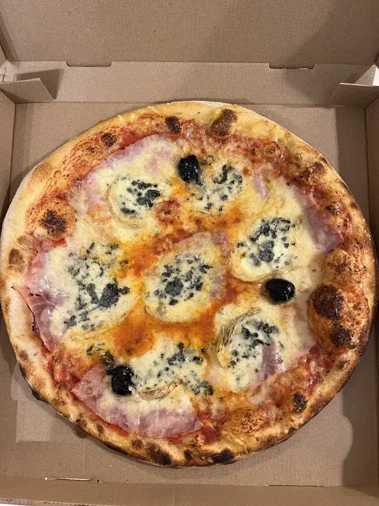 Lise Lévêque_PIZZA DAD_Saint-Paulien_review