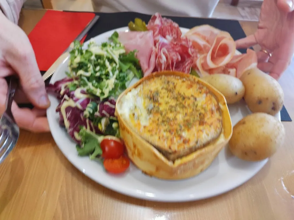 Auberge du Pont restaurant in Saint-Rémy-de-Maurienne