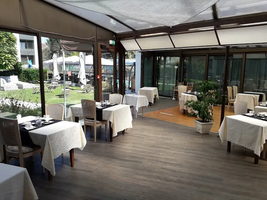 Sylvie Chalier_Hôtel Laurent Perréal_Attignat_review