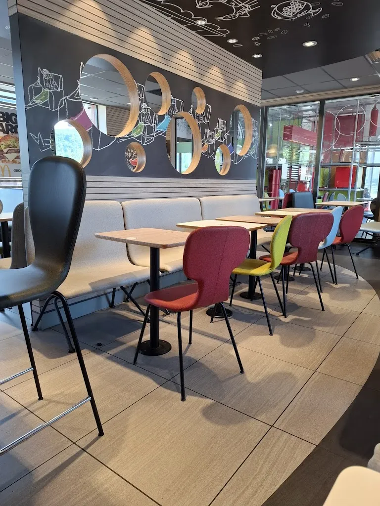 McDonald's_Saint-Martin-d'Hères_slider_image_3