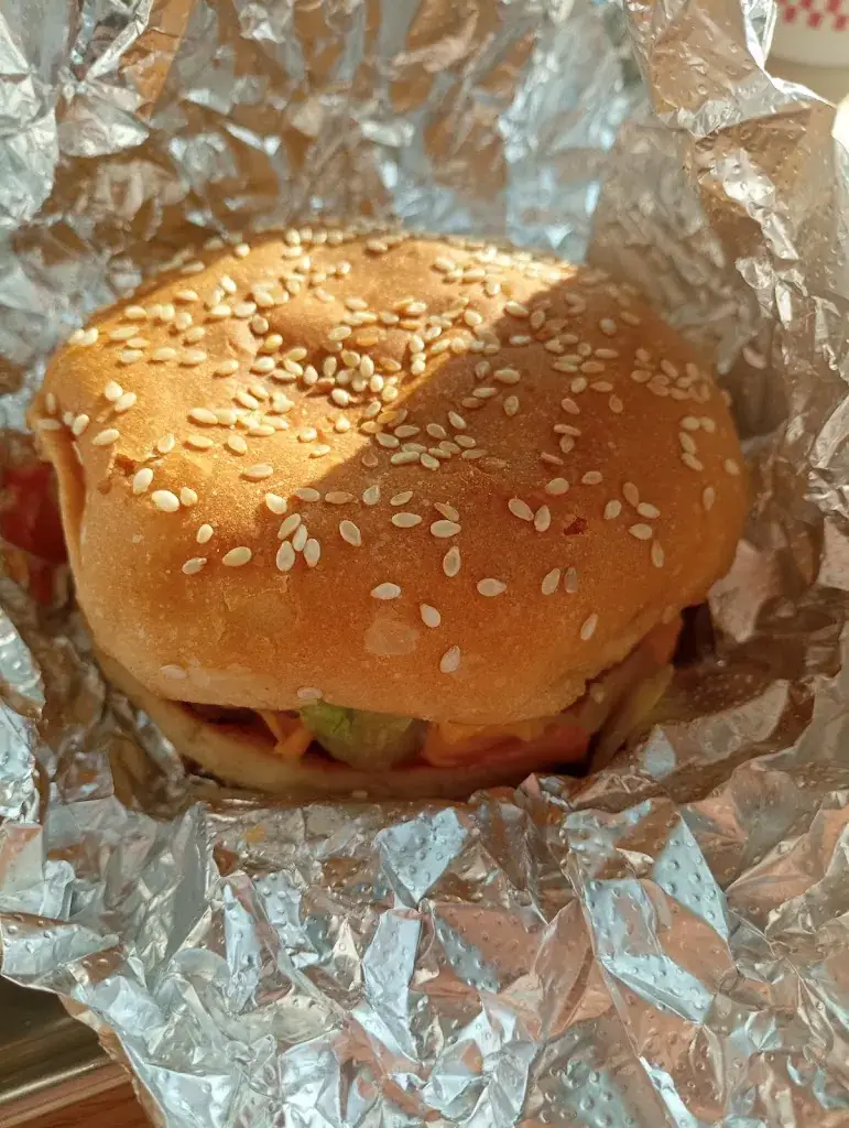 Menu_Five Guys Burgers and Fries Grenoble_Saint-Martin-d'Hères_image_7