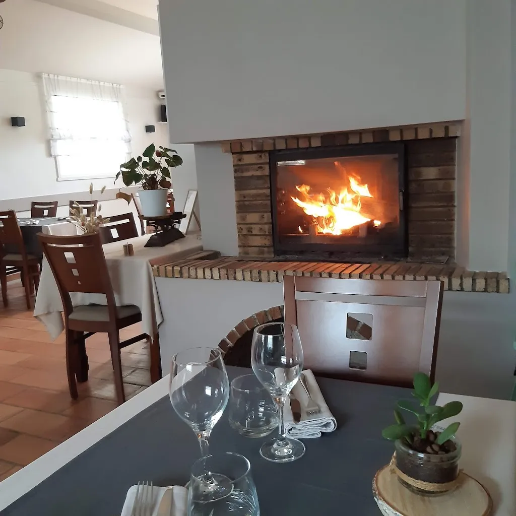 Au Pot de Grès restaurant à Montagnat