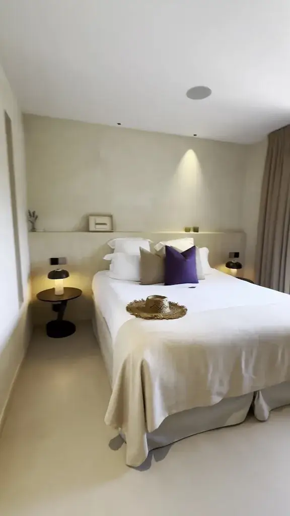 Dave Elfassy_Toile Blanche_Saint-Paul-de-Vence_reseña