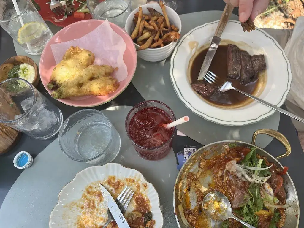 Caroline Speirs_Sous les Pins par Les Agitateurs_Saint-Paul-de-Vence_review