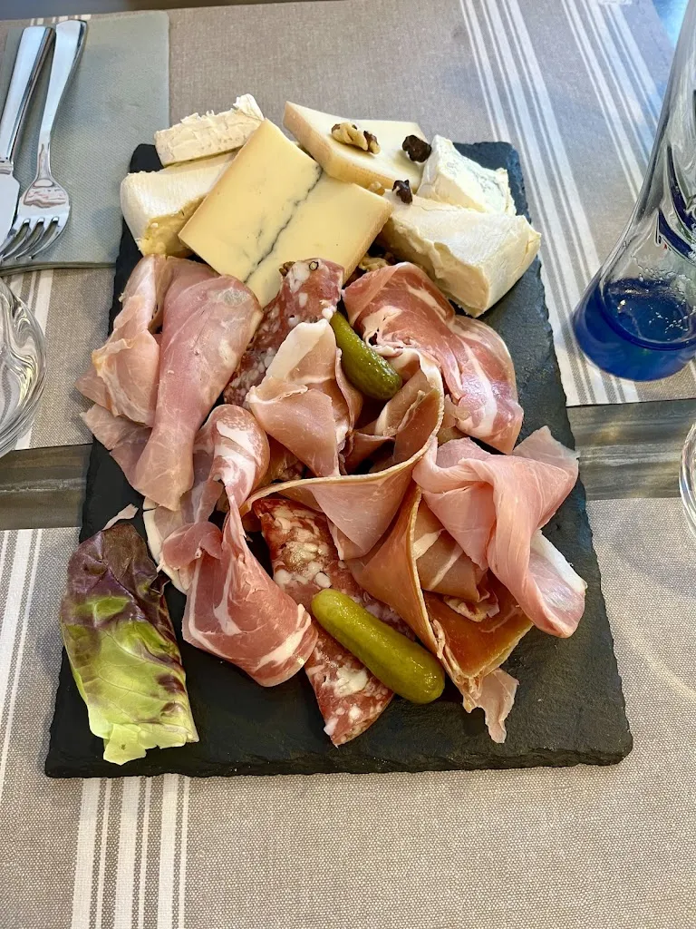 Elise Varrambier_Le Fab'Lo_Viriat_review