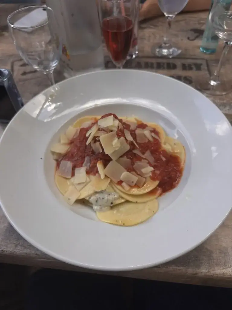 Charly TYRODE_Brasserie le caprice_Saint-Paul-Trois-Châteaux_avis