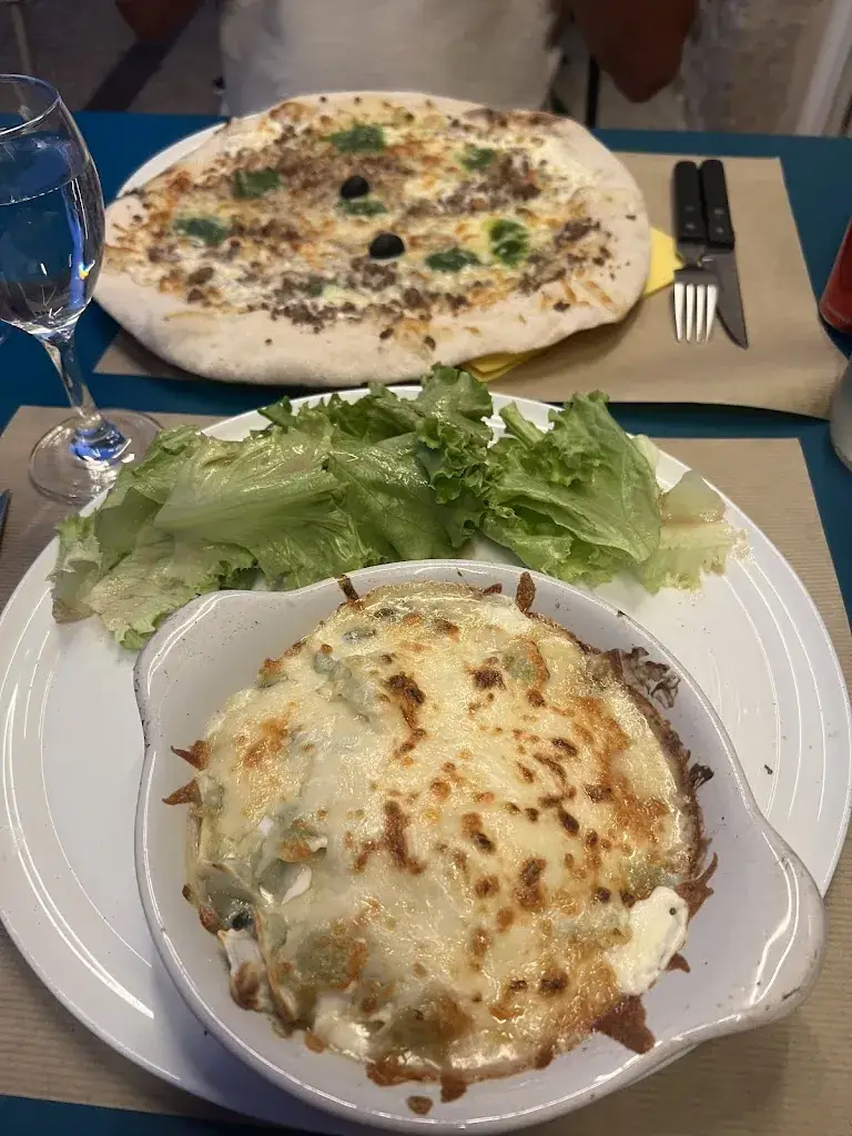 Helene Blondiaux_Pizzeria le bois dore _Saint-Privat_review
