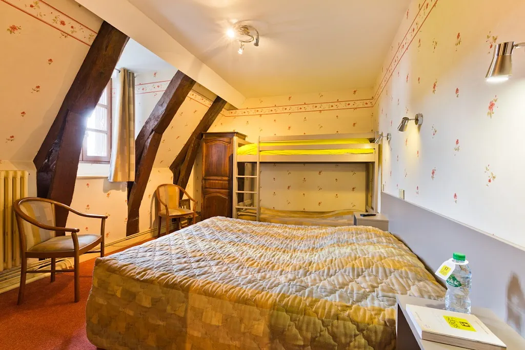 Hôtel Restaurant de la Poste Saint Sauves_Saint-Sauves-d'Auvergne_slider_image_1