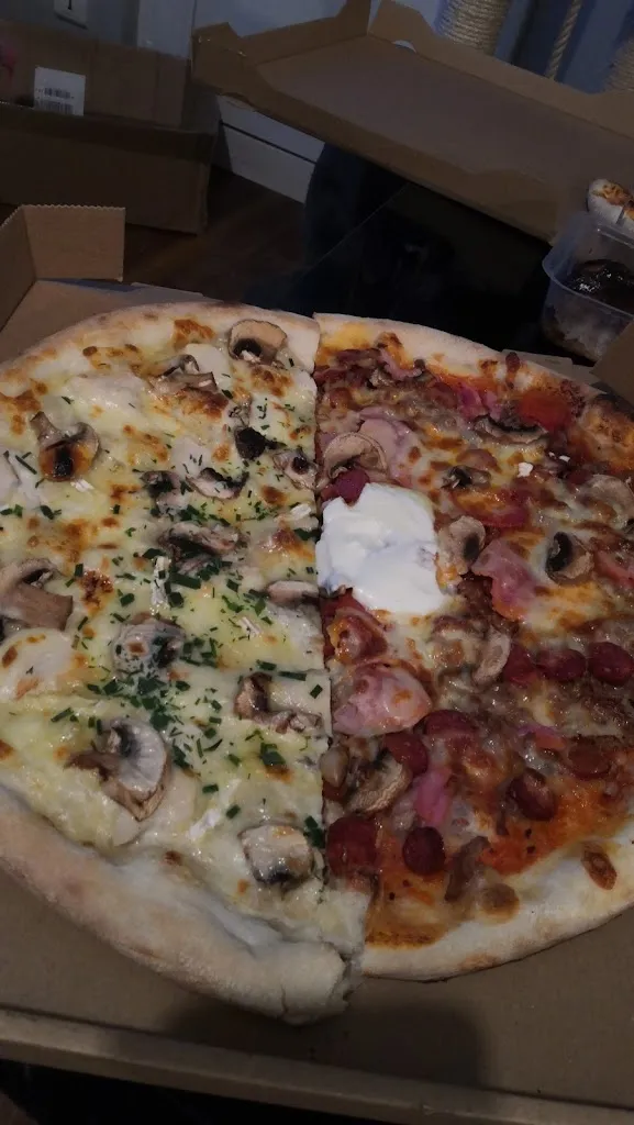 M1nd__0f__L1F3_Le BAR à PIZZA_Saint-Sauves-d'Auvergne_review