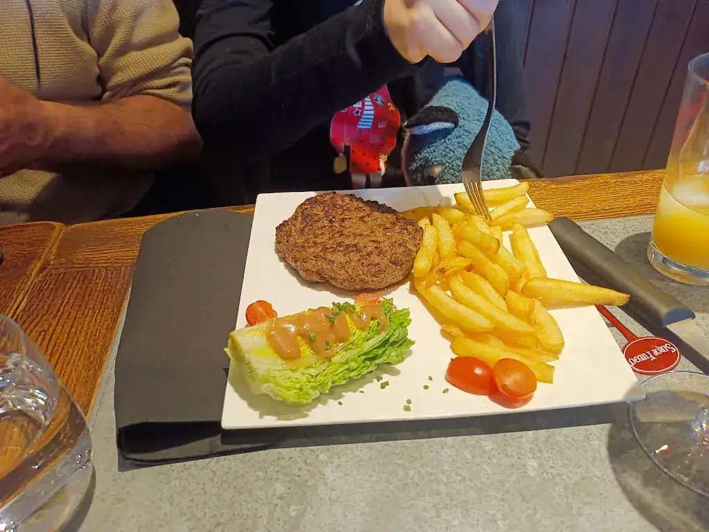 Nathalie COMAS_La Nappe a Carreaux_Saint-Romain-en-Gal_review