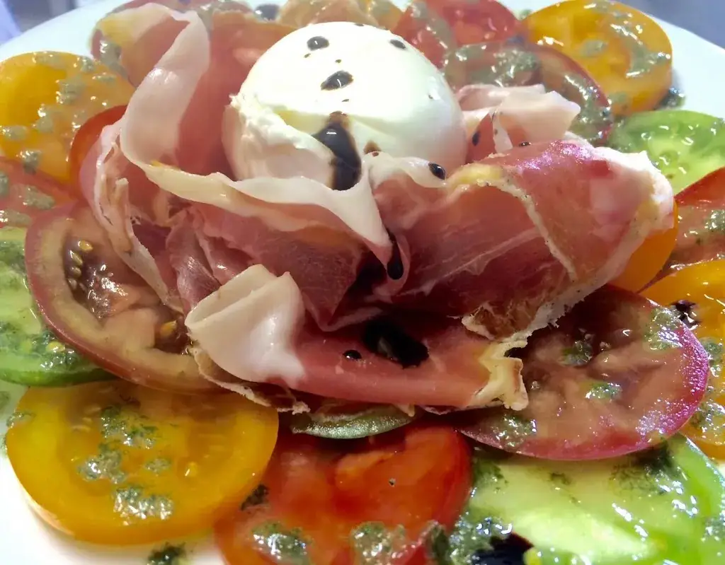 La Nappe a Carreaux Restaurant in Saint-Romain-en-Gal