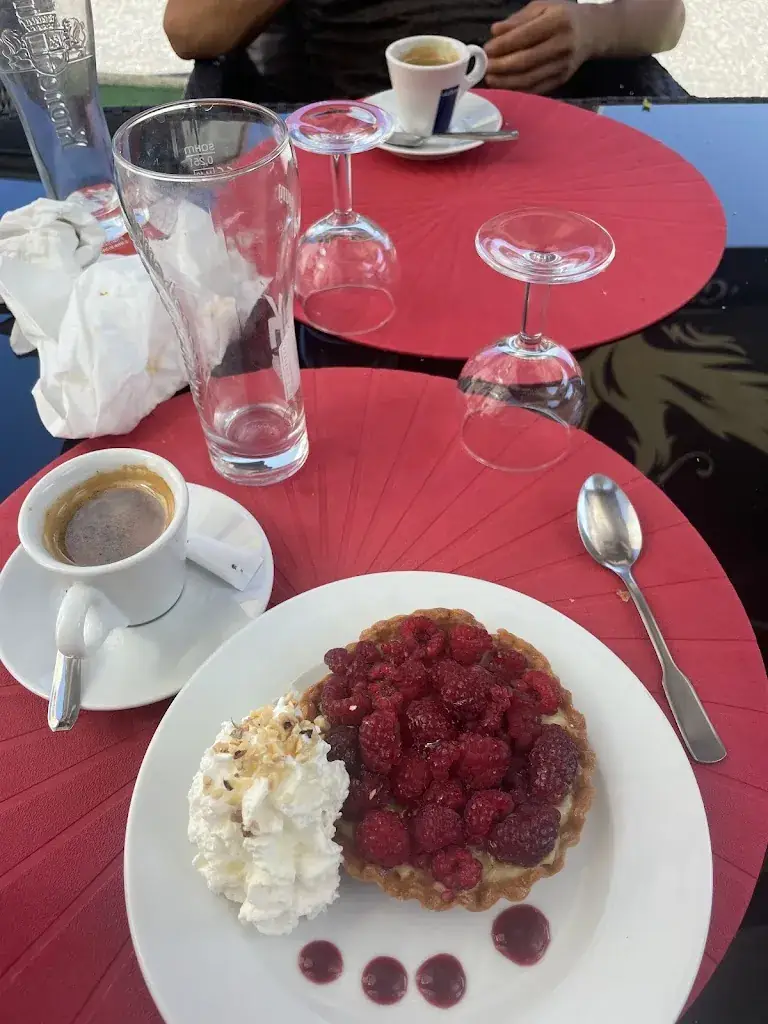 Le Salvatorien restaurant in Saint-Sauveur-en-Rue