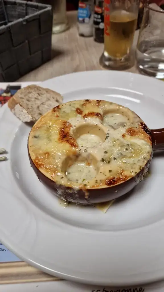 D. tHave_Les Marronniers_Saint-Sauveur-de-Montagut_review