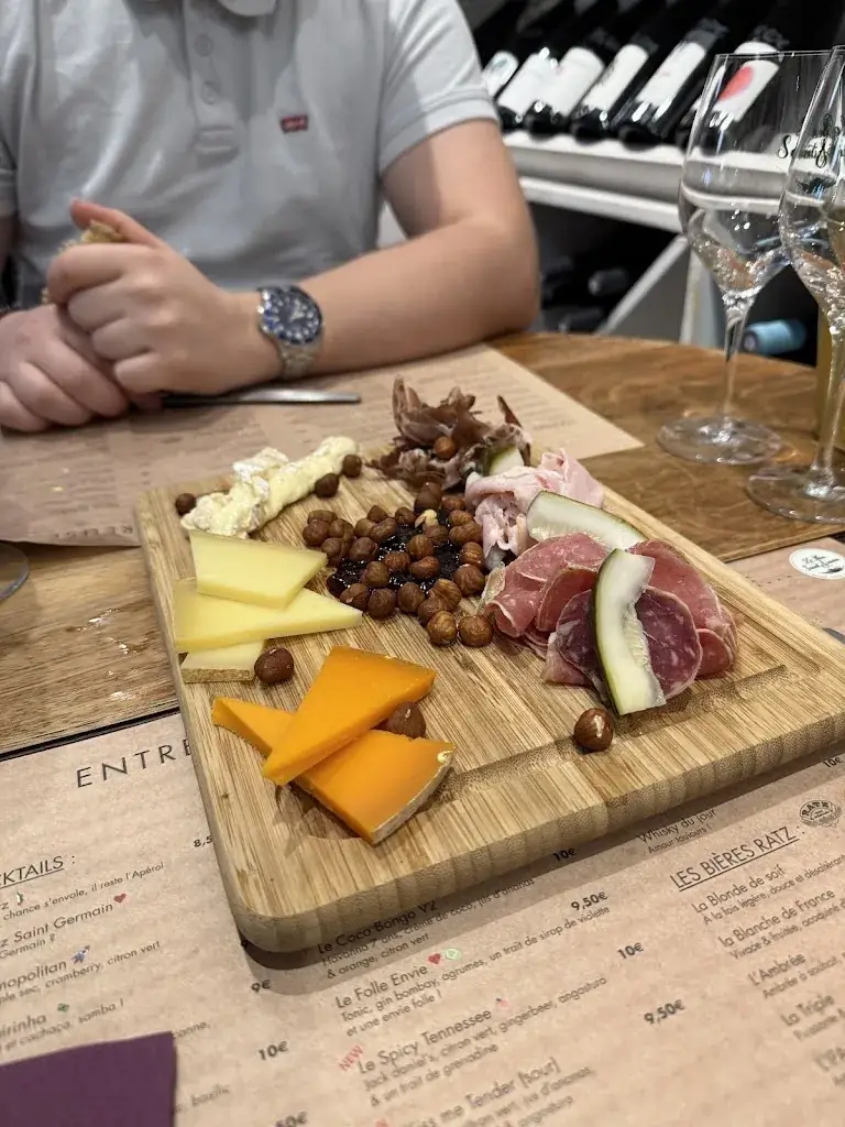 lucie rey_BOUILLON GUINGUETTE BY LE BON SAINT SIMON_Toulouse_review