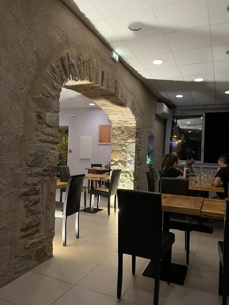 Raphael Vandepar_La Cave_Saint-Sernin-sur-Rance_review