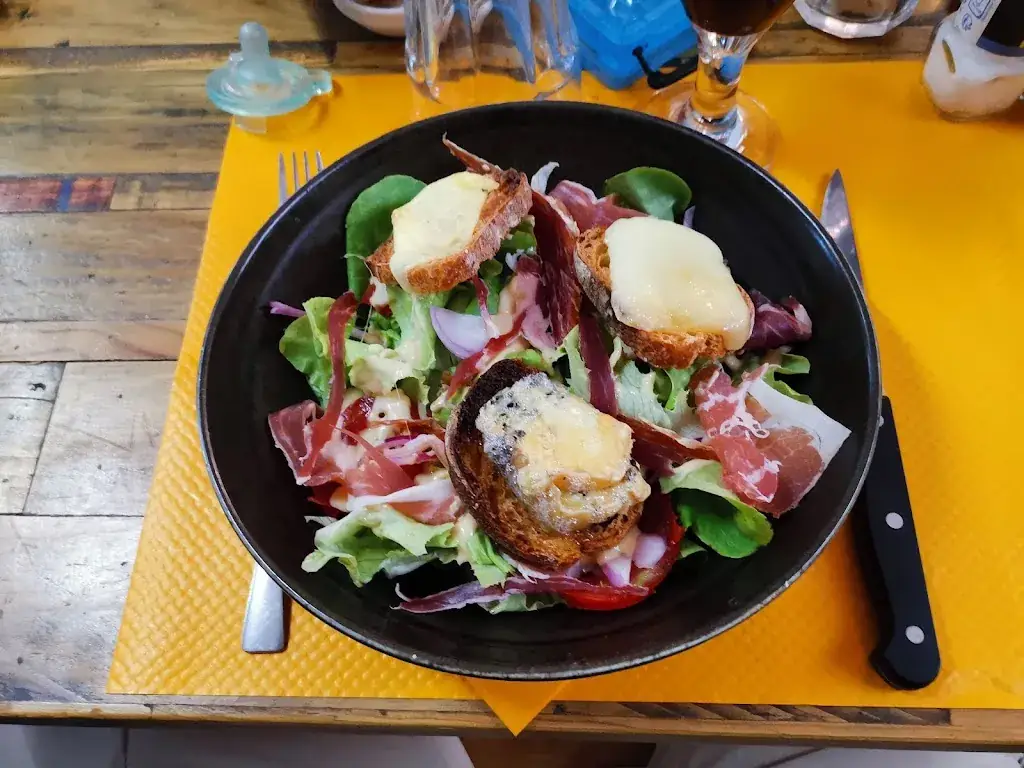 Le Bistrot d'ici_Saint-Saturnin_slider_image_3