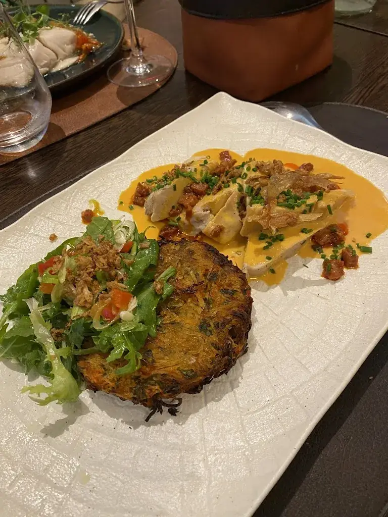 Lyd Jrdn_Restaurant O'GASTOS - Traditionnel et Moderne_Saint-Saturnin-lès-Avignon_review