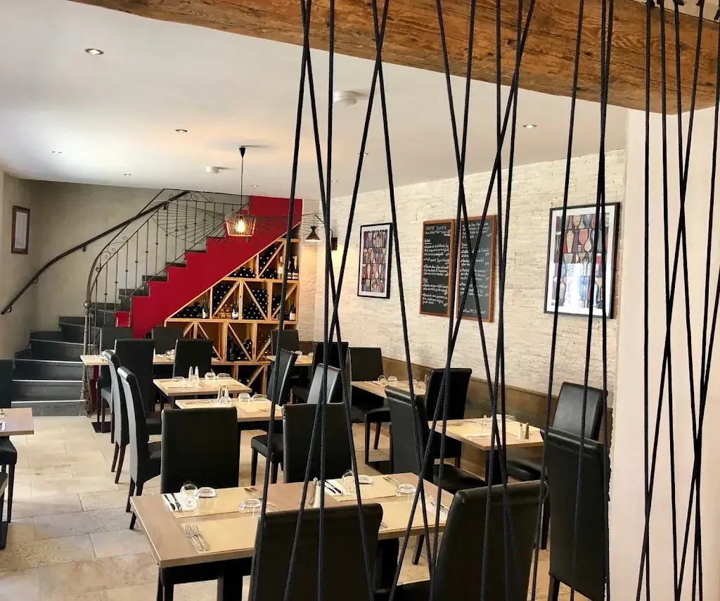 Restaurant O'GASTOS - Traditionnel et Moderne Restaurant in Saint-Saturnin-lès-Avignon