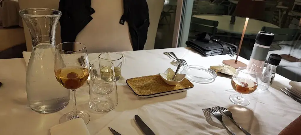 Julie CHOMEL_Les Buisses_Saint-Restitut_review