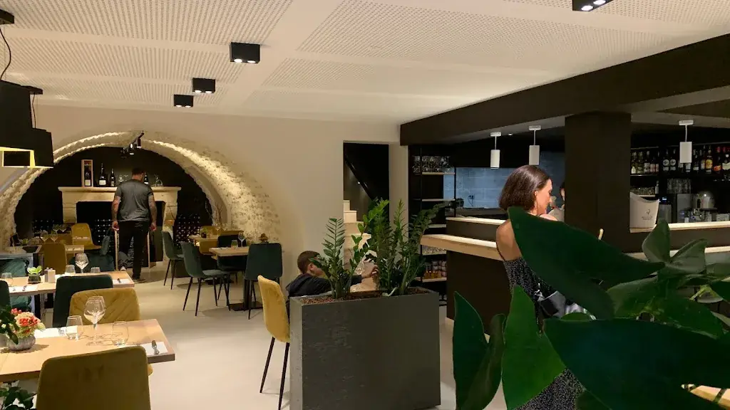 L’Alcôve restaurant in Saint-Restitut