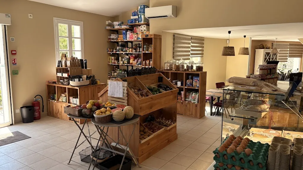 Le comptoir d'Isa restaurant in Saint-Restitut
