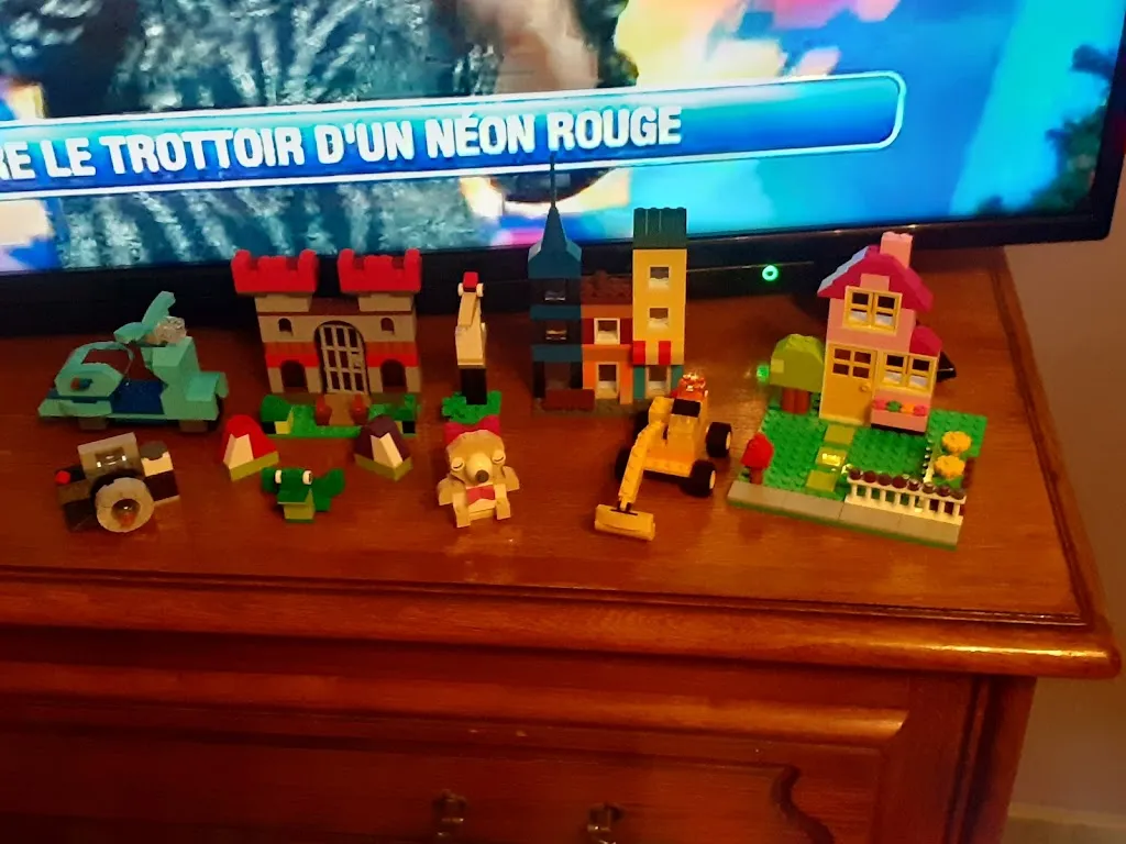 Café Des Voyageurs Restaurant in Saint-Siméon-de-Bressieux