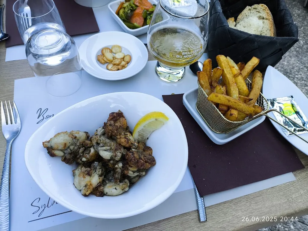 Auberge du Viaduc_Saint-Symphorien-de-Lay_slider_image_3