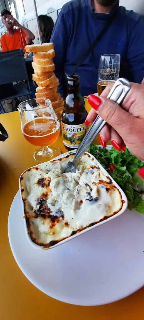 Audrey Gillot_CAPSULES & BOUCHONS_Saint-Sorlin-en-Valloire_review