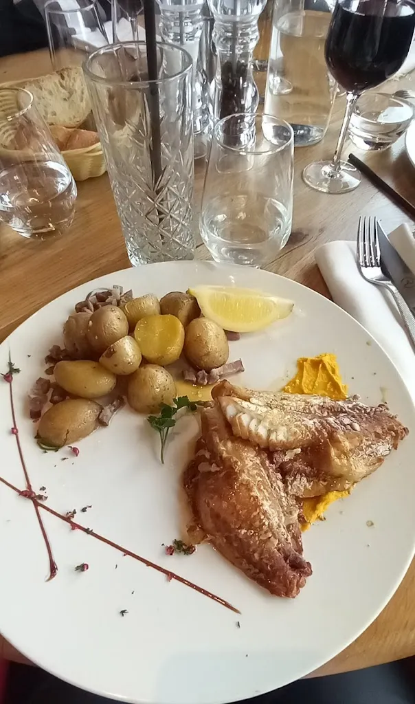 nadine virlogeux_Restaurant la Rôtisserie St Pourçain sur Sioule_Saint-Pourçain-sur-Sioule_review