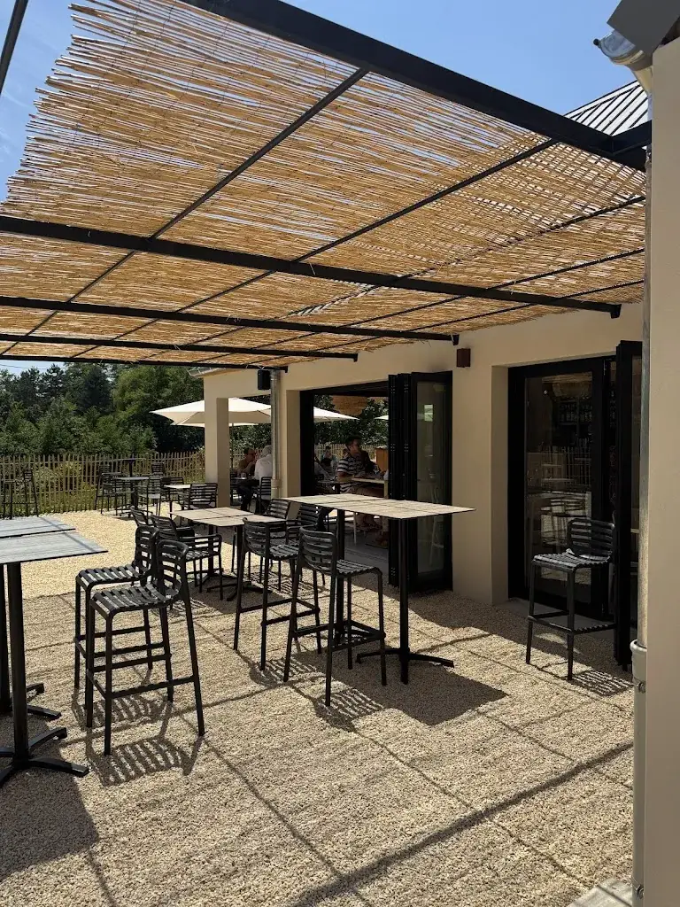 JAJA Restaurant in Saint-Pourçain-sur-Sioule