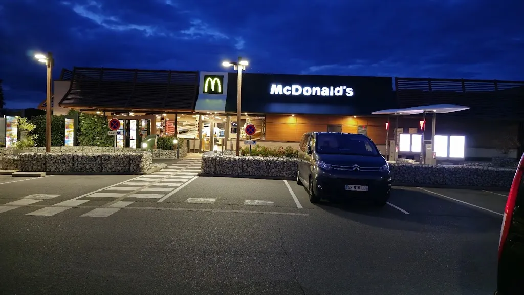 McDonald's restaurant in Saint-Pourçain-sur-Sioule