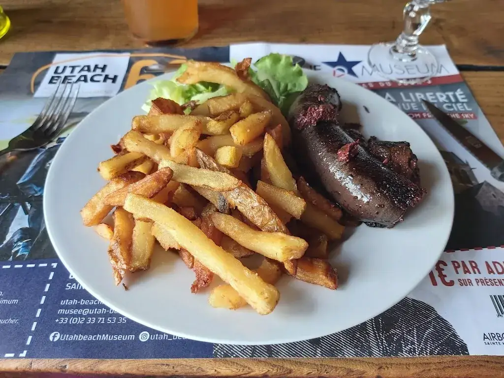 Le Rideau Cramoisi_Saint-Sauveur-le-Vicomte_slider_image_2