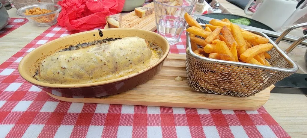 Mary H_LE P'TIT SAINT VERAND_Saint-Vérand_review