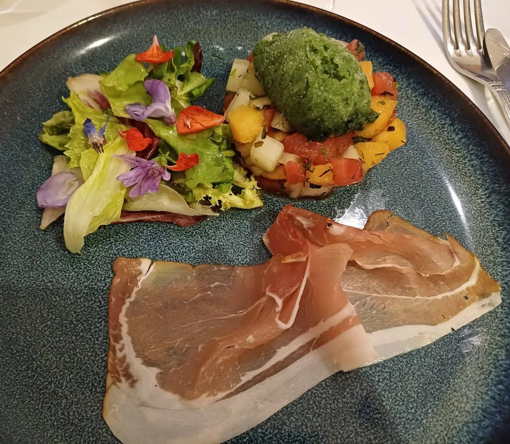 Restaurant Le Piquenchagne_Saint-Yorre_slider_image_3