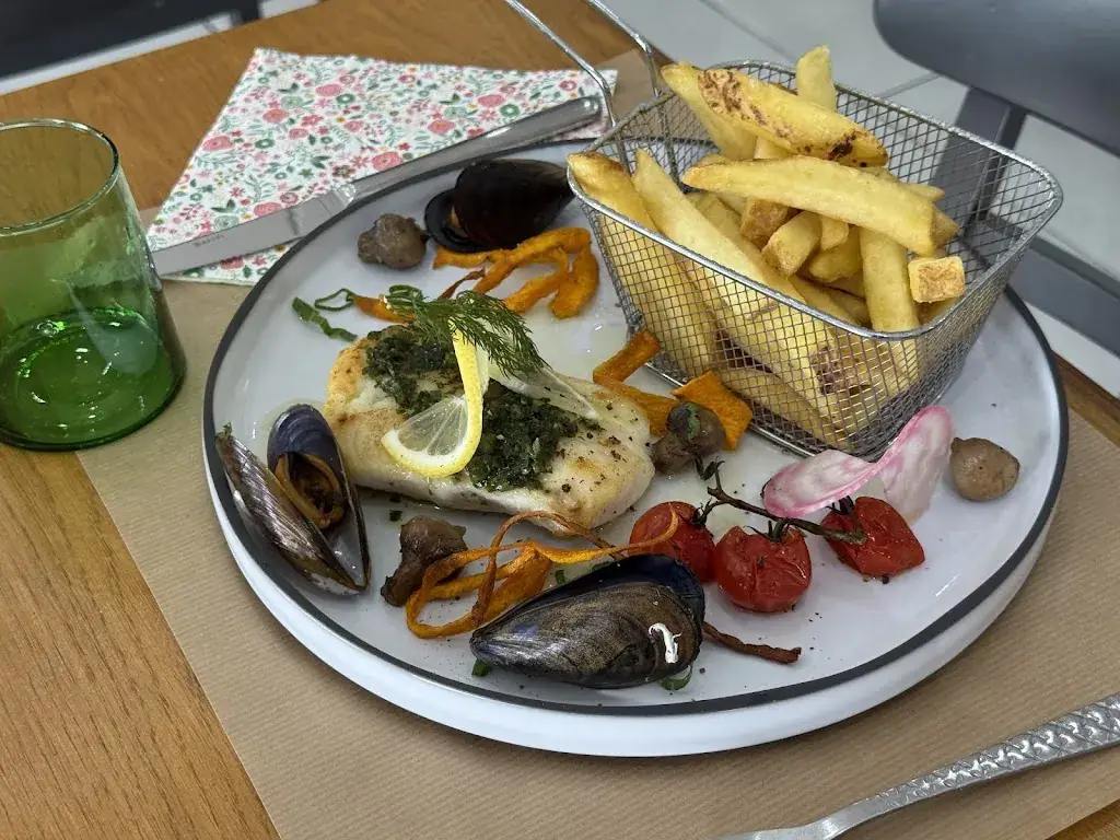 RESTAURANT LE CHAMP DE MARS_Saint-Vallier_slider_image_2