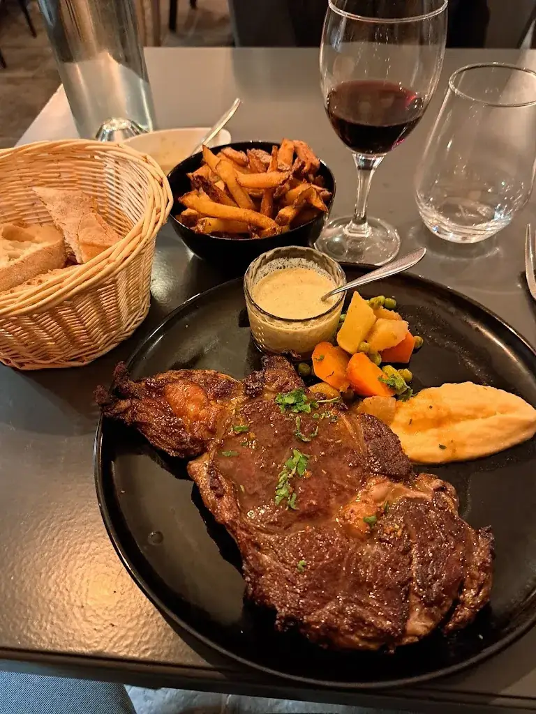 Eduard Florentin Grigoras_La Brasserie du Square_Aurillac_review