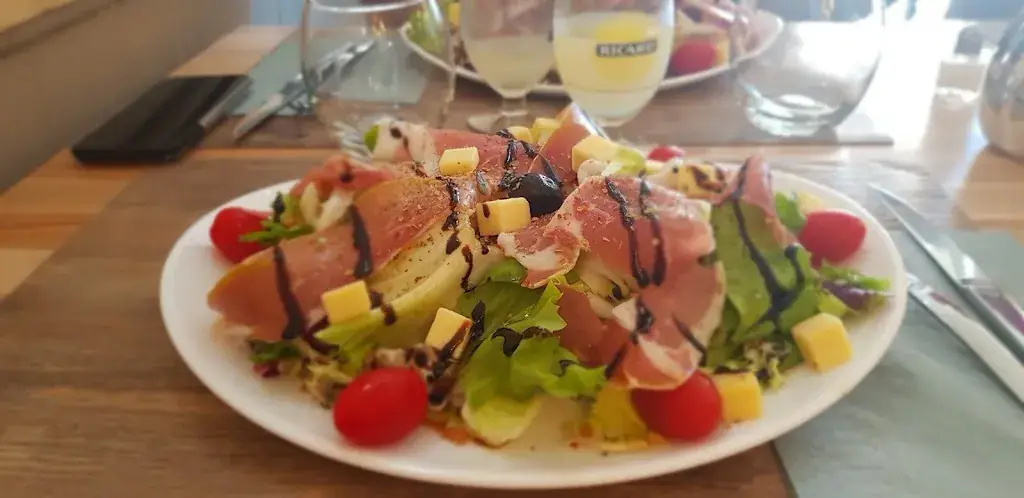 Beato Elisabeth_Pub Le Troquet_Saint-Vallier_review