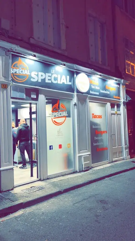 Le Spécial Sainte-Colombe restaurant in Sainte-Colombe