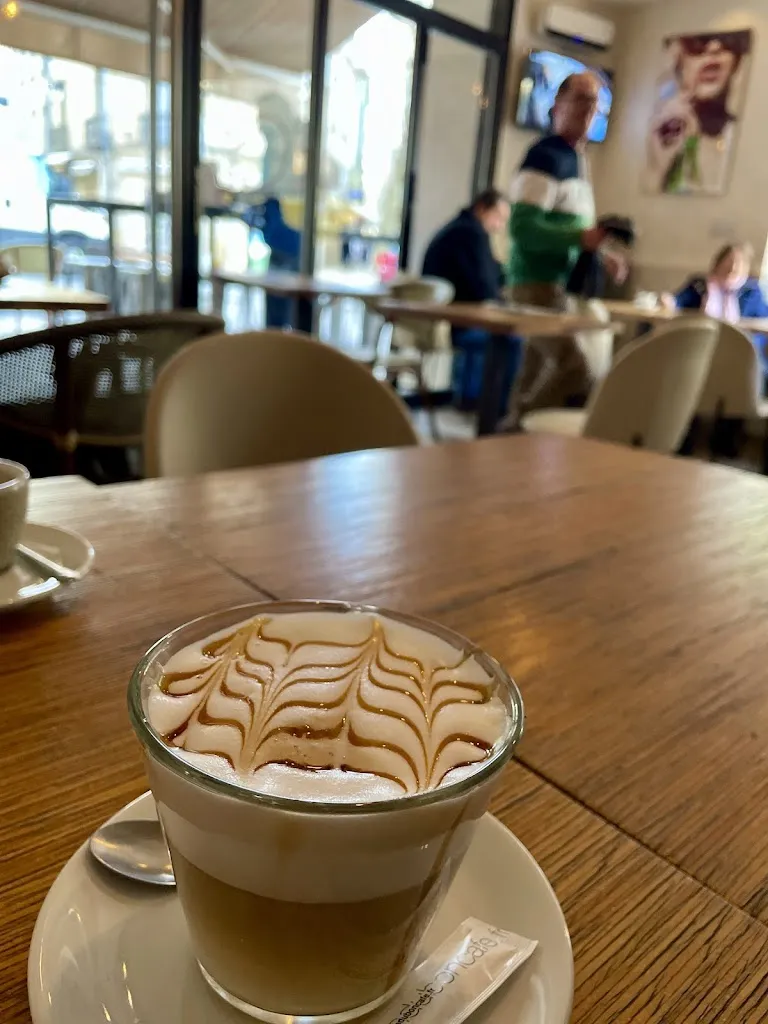 Don Spradlin_Le Café Ernest_Uzès_recensione