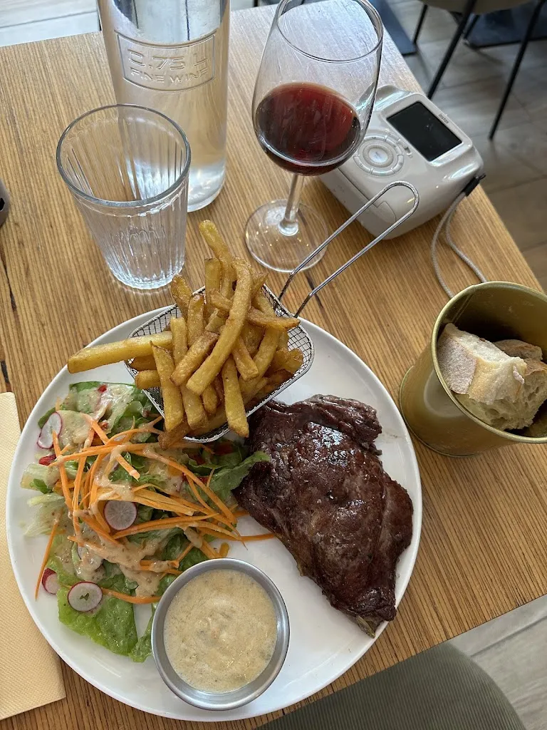 Marya Filatova_Le Café Ernest_Uzès_recensione