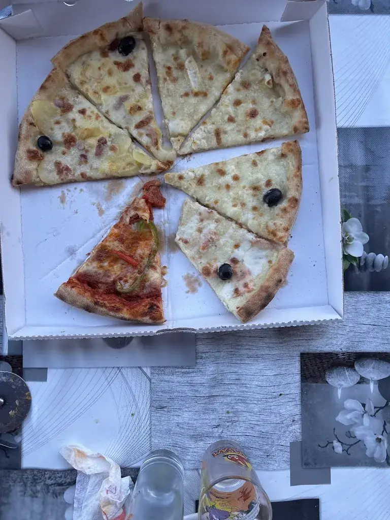 Lou-Anne Dos Santos_CH'TI PIZZA_Sainte-Florine_recensione