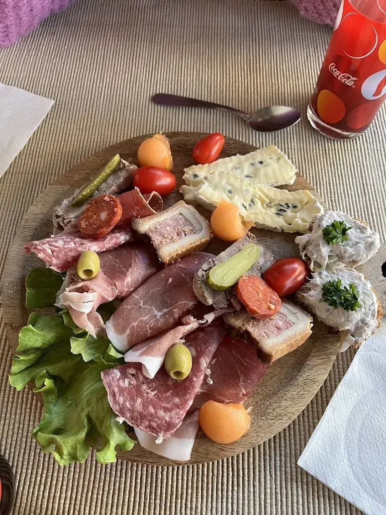 Noé_HOTEL DE LA TERRASSE_Sansac-de-Marmiesse_recensione