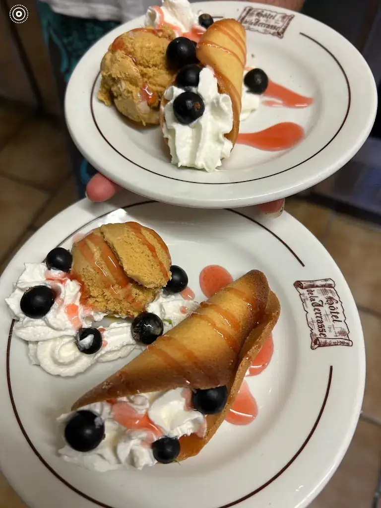 HOTEL DE LA TERRASSE_Sansac-de-Marmiesse_slider_image_2