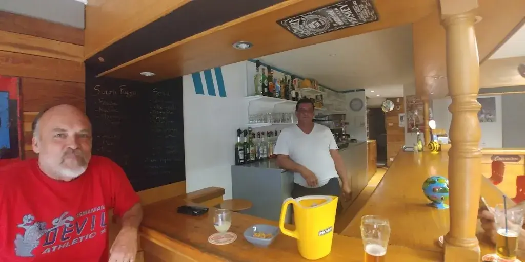 Café du Château chez kiki_Sansac-de-Marmiesse_slider_image_2