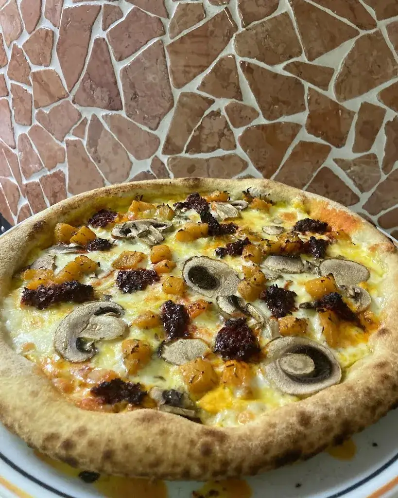 La Trattoria_Sathonay-Camp_slider_image_2