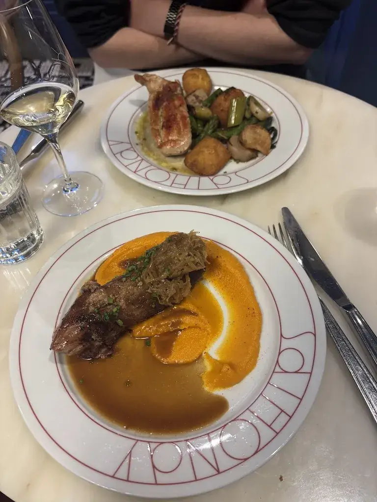 Moya Browne_Brasserie SATHONAY_Lyon_recensione