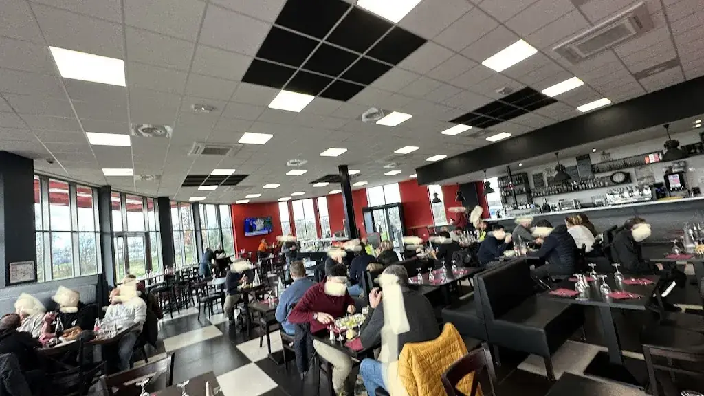 PIT STOP ONE_Saint-Quentin-Fallavier_slider_image_3