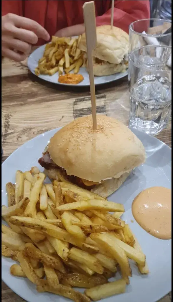 Elo E_La Paillote Fidésienne - Sainte-Foy-lès-Lyon_Sainte-Foy-lès-Lyon_review